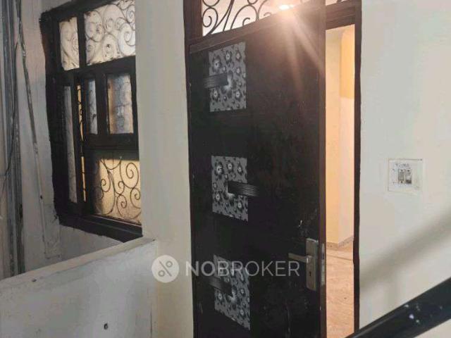 Flat for rent in South Delhi, Deri