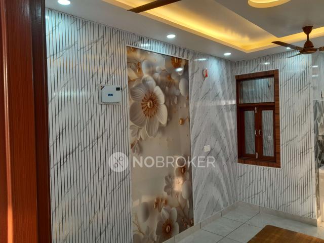 Flat for sale in West Delhi, Deri