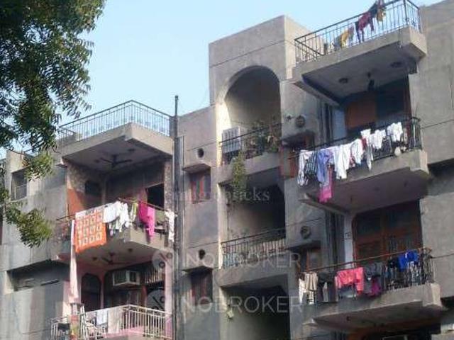 Flat for sale in West Delhi, Deri