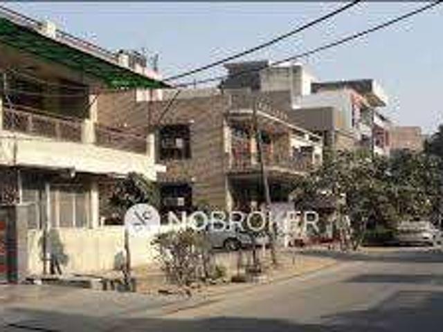 Flat for rent in West Delhi, Deri