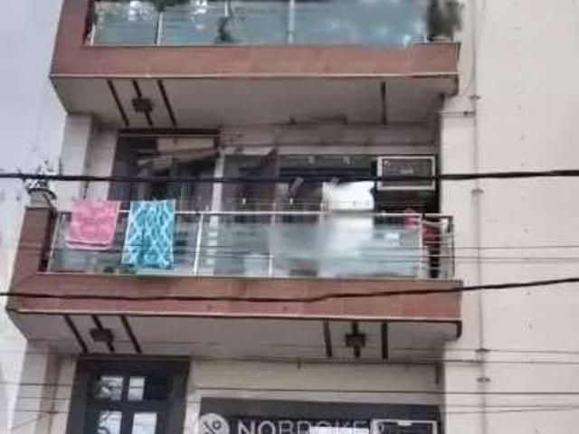 Flat for sale in North West Delhi, Deri