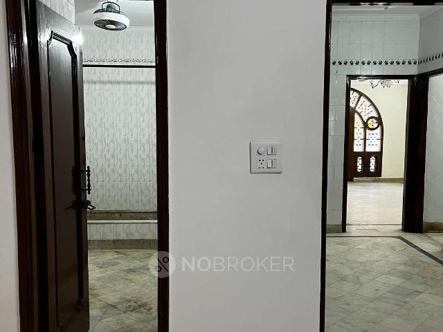 Flat for rent in North Delhi, Deri