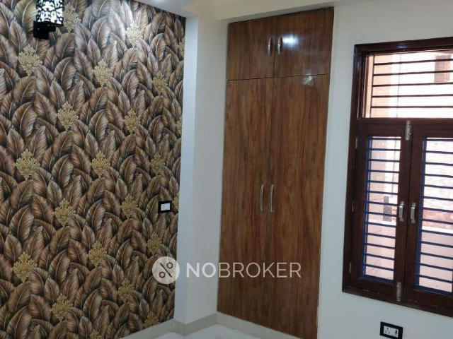 Flat for sale in South West Delhi, Deri