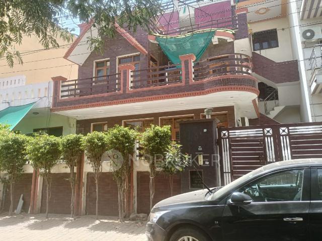 Flat for rent in Hariana