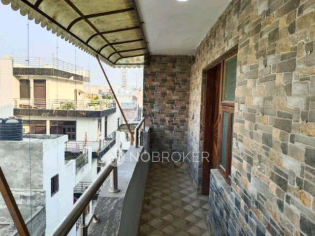 Flat for rent in West Delhi, Deri