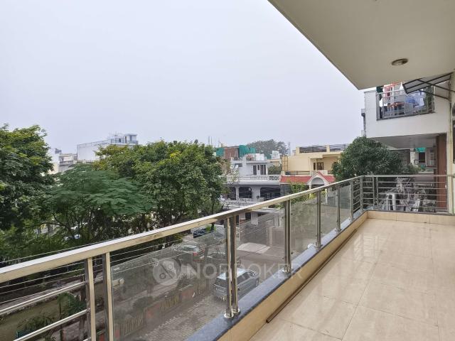 Flat for sale in Sector 4, Gurugram