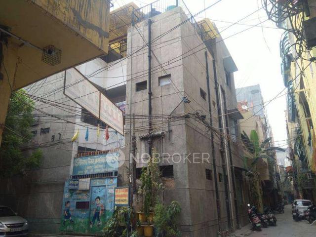 Flat for sale in East Delhi, Deri