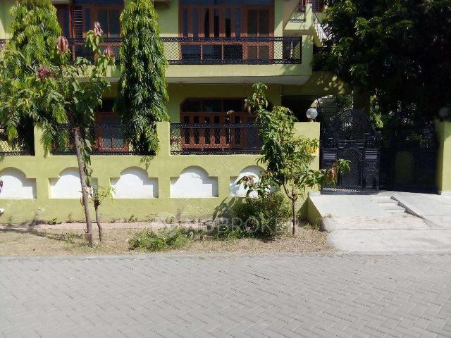 Flat for rent in Greater Noida, Gautam Buddha Nagar