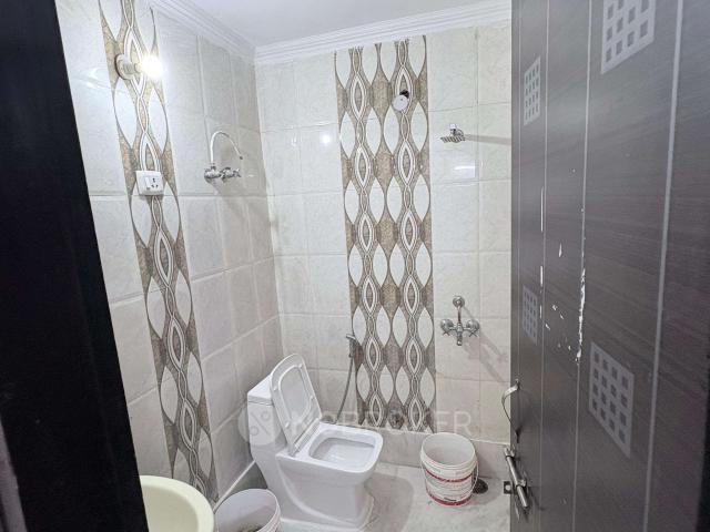 Flat for rent in South Delhi, Deri