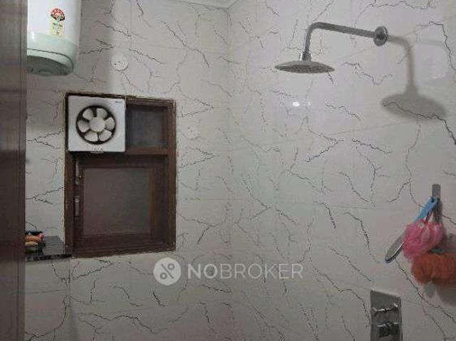 Flat for rent in South Delhi, Deri