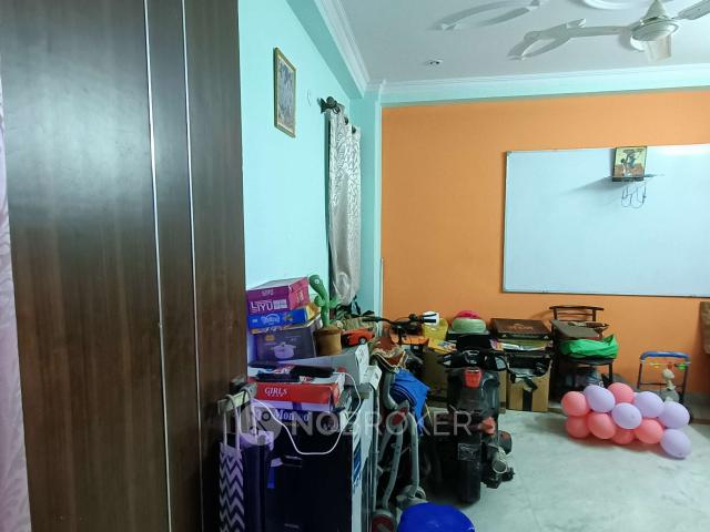 Flat for sale in South West Delhi, Deri