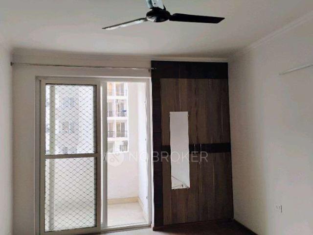 Flat for rent in Amrapali Leisure Park, Gautam Buddha Nagar
