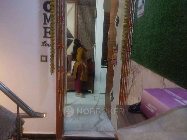 Flat for sale in West Delhi, Deri