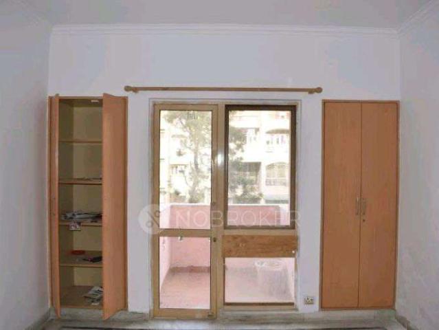 Flat for rent in Deri