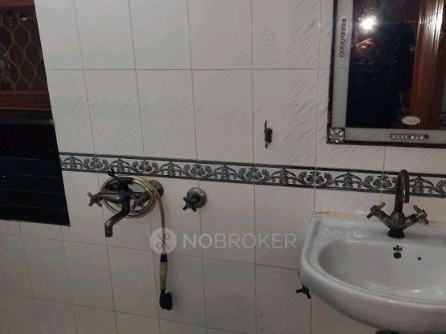 Flat for sale in North East Delhi, Deri
