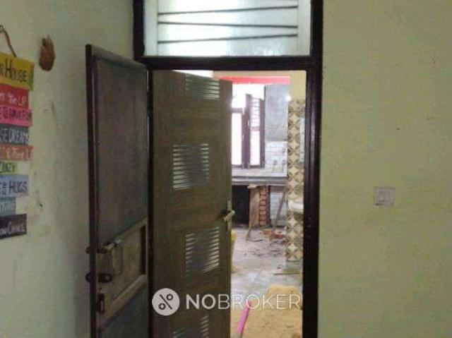 Flat for sale in South West Delhi, Deri
