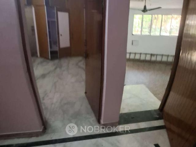 Flat for rent in Deri