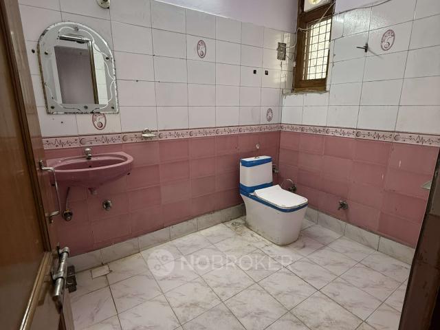 Flat for rent in West Delhi, Deri