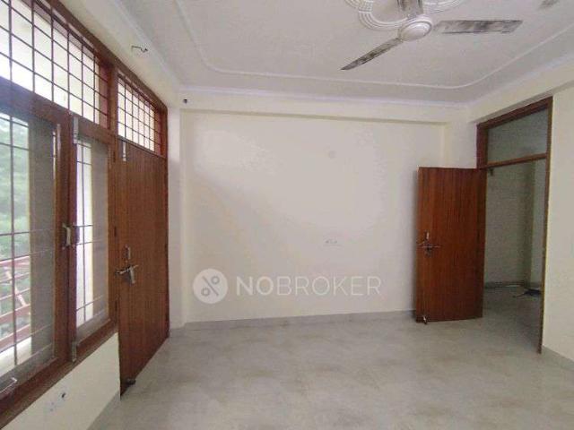 Flat for rent in Deri