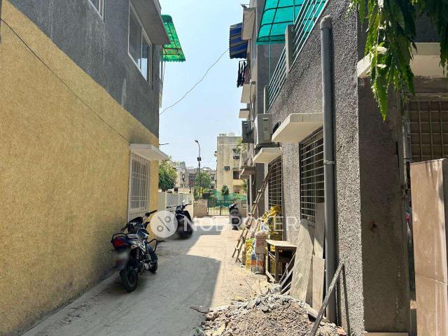 Flat for sale in West Delhi, Deri