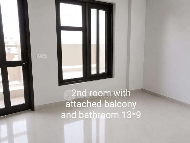 Flat for sale in North West Delhi, Deri