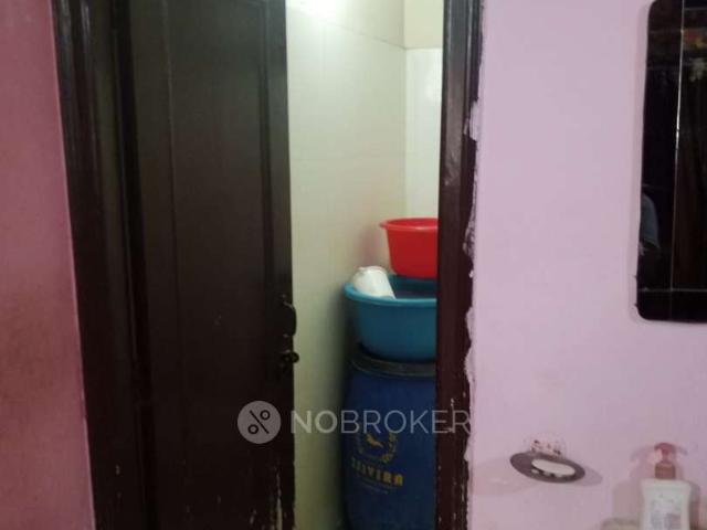 Flat for sale in North Delhi, Deri