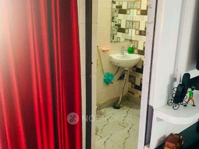 Flat for sale in West Delhi, Deri