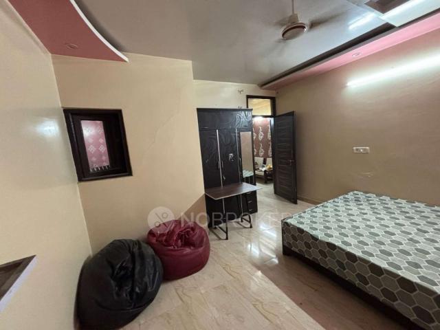 Flat for sale in West Delhi, Deri