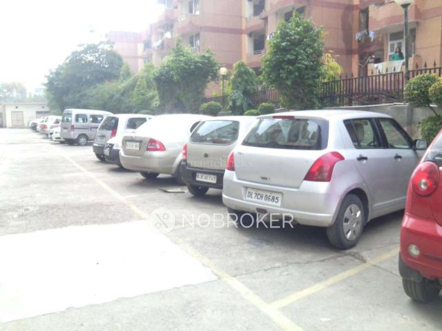 Flat for sale in South West Delhi, Deri