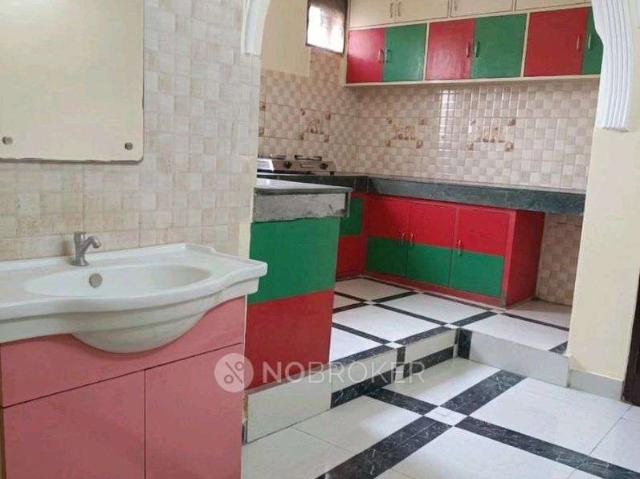 Flat for rent in South Delhi, Deri