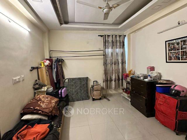 Flat for rent in South Delhi, Deri