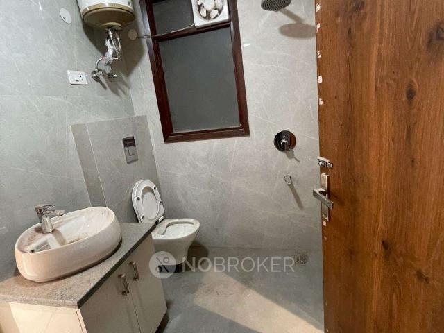 Flat for rent in South Delhi, Deri
