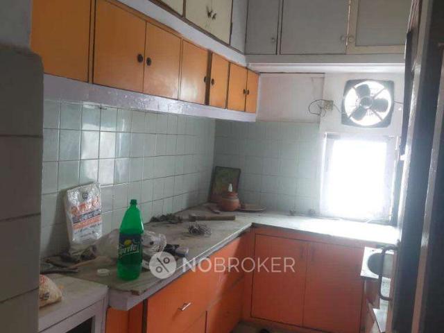 Flat for rent in South Delhi, Deri