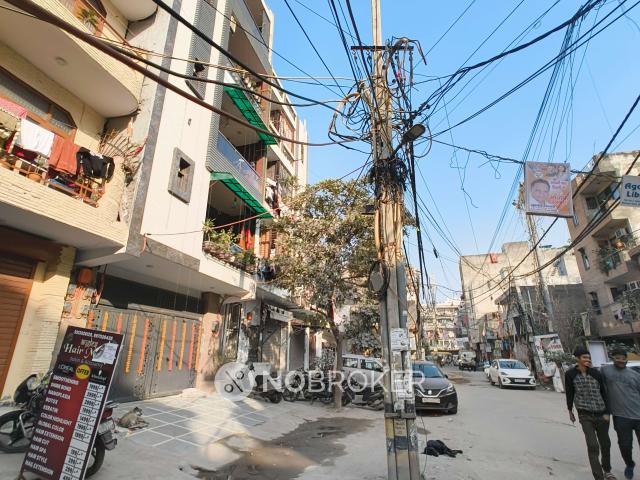 Flat for rent in West Delhi, Deri