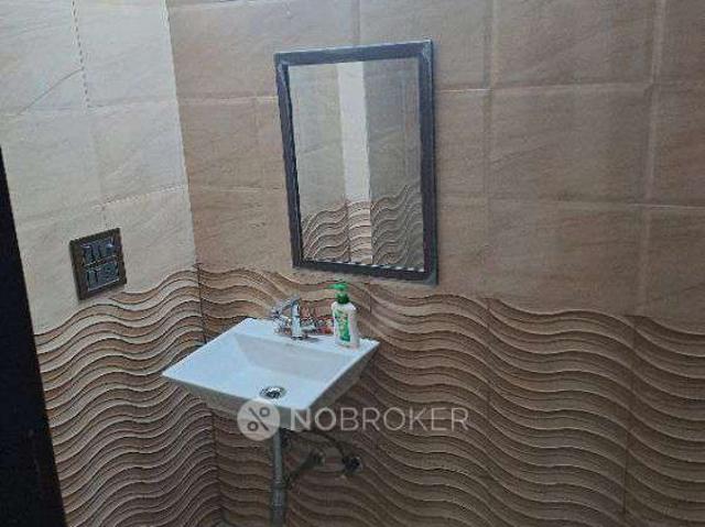 Flat for rent in South Delhi, Deri