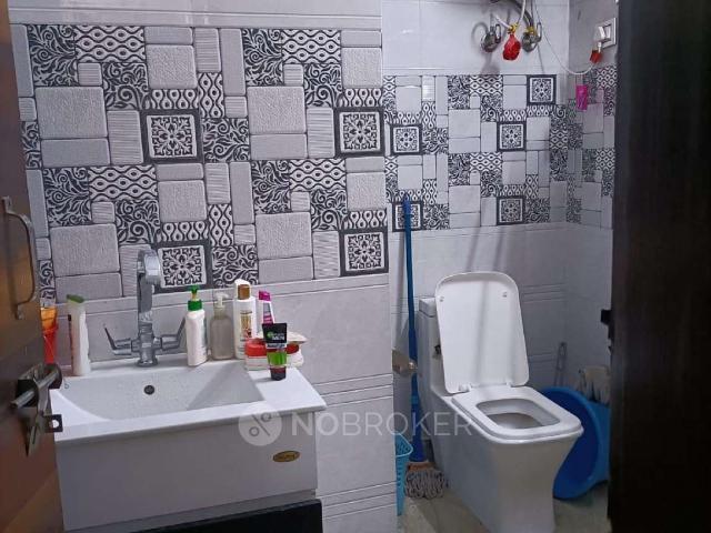 Flat for rent in South West Delhi, Deri