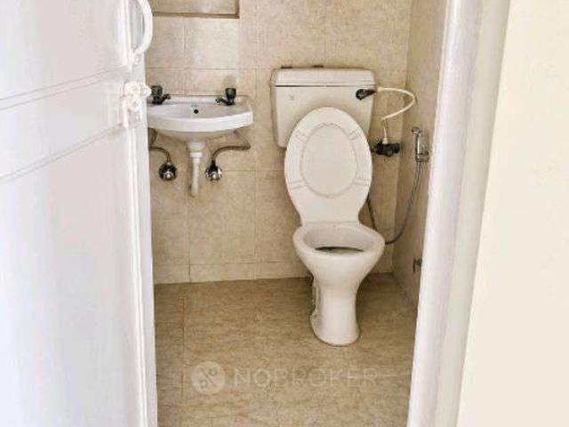 Flat for rent in East Delhi, Deri