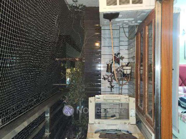 Flat for sale in South West Delhi, Deri