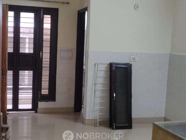 Flat for rent in Deri