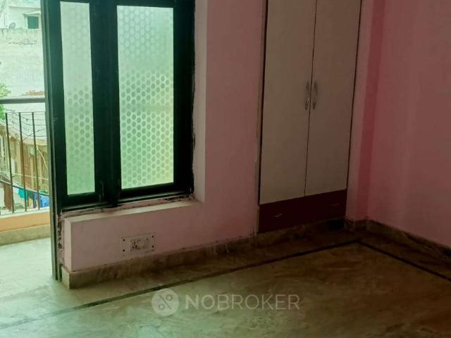 Flat for rent in South West Delhi, Deri