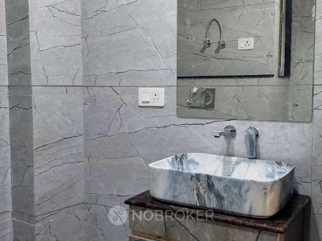 Flat for rent in South Delhi, Deri