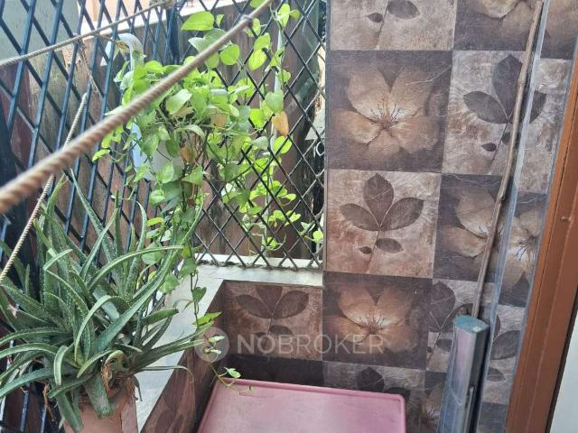 Flat for rent in South Delhi, Deri