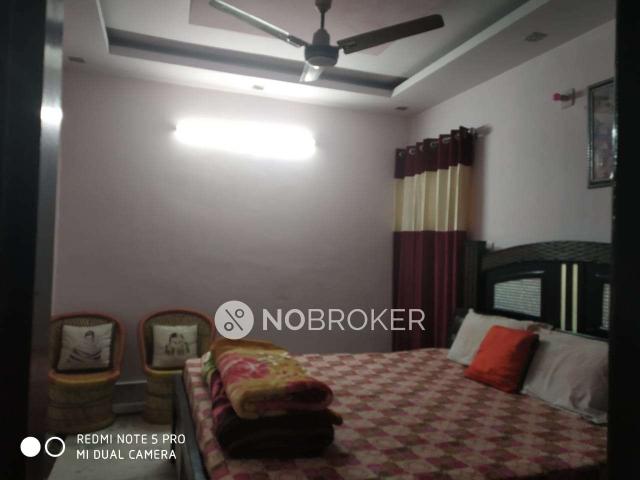 Flat for sale in West Delhi, Deri