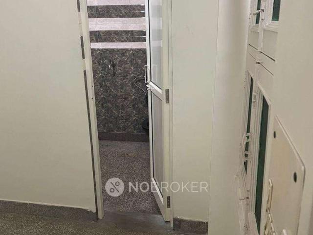 Flat for rent in North West Delhi, Deri