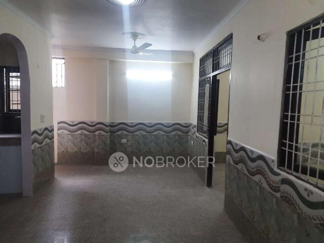 Flat for rent in South Delhi, Deri