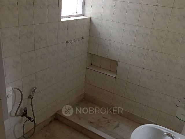 Flat for rent in Deri