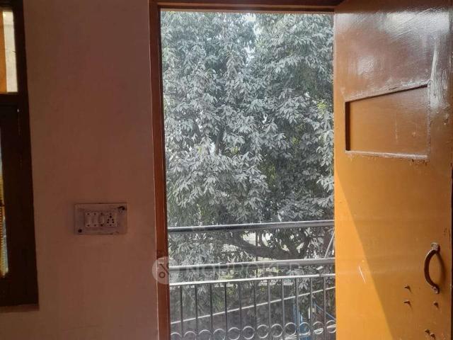 Flat for rent in Mukherjee Apartments, Delhi