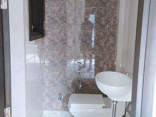 Flat for rent in North West Delhi, Deri