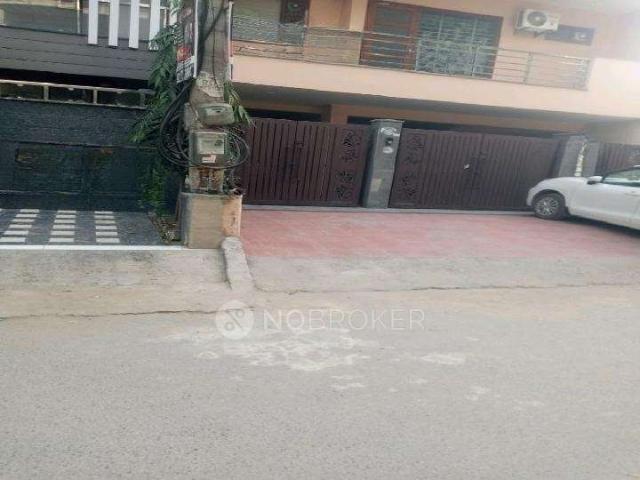 Flat for rent in Hariana