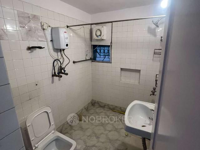 Flat for rent in South Delhi, Deri
